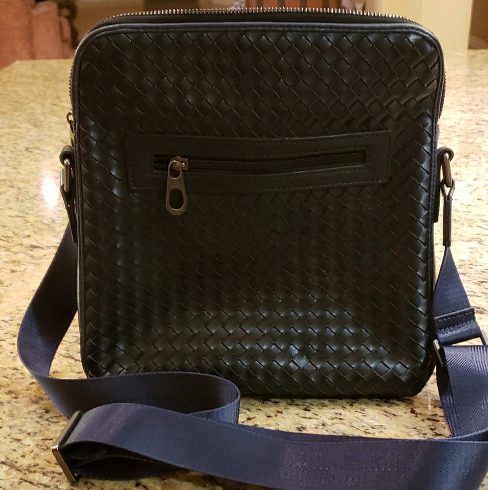 Authentic Bottega Veneta large messenger